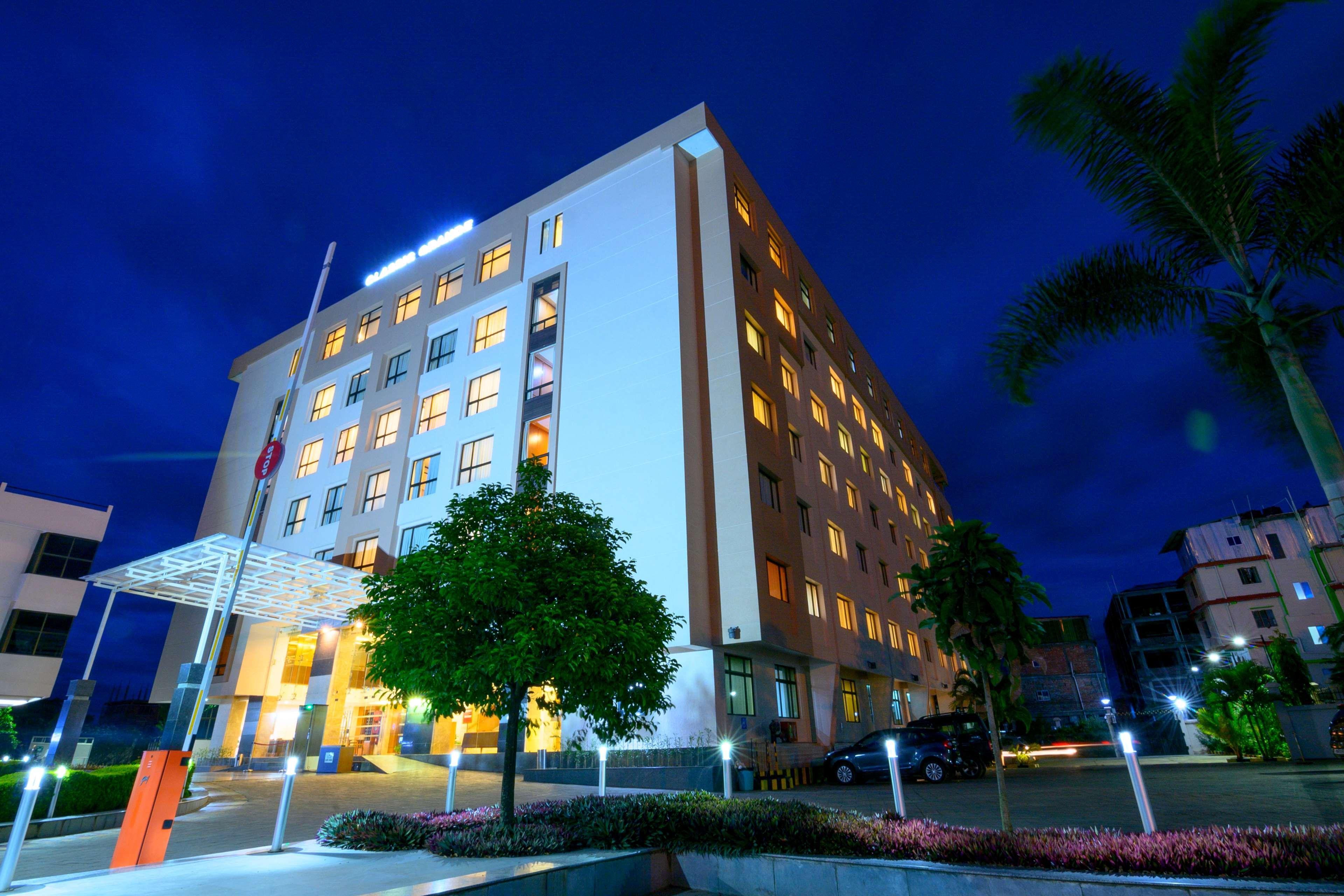Classic Grande,A Member Of Radisson Imphal Exterior photo