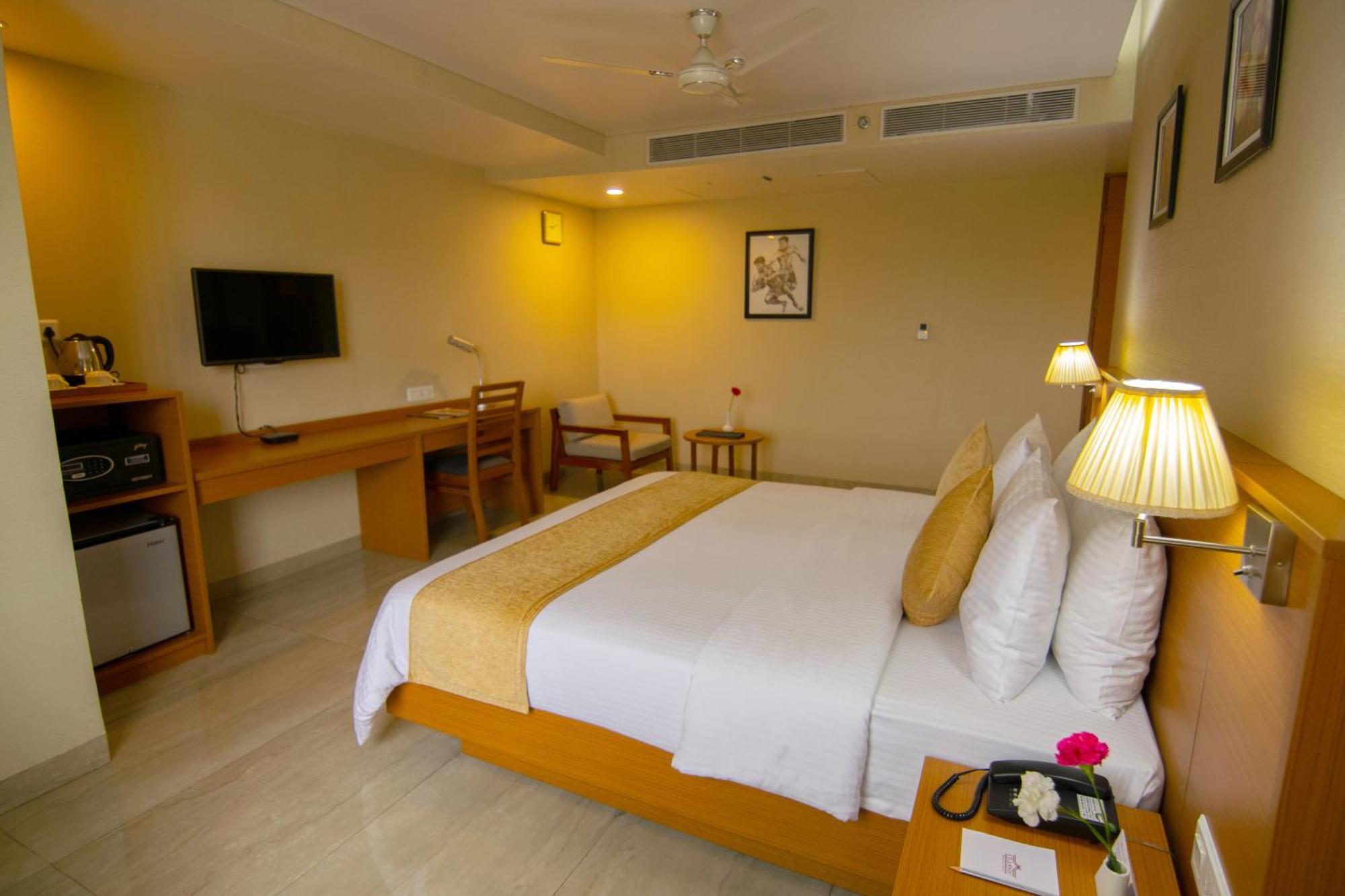 Classic Grande,A Member Of Radisson Imphal Exterior photo