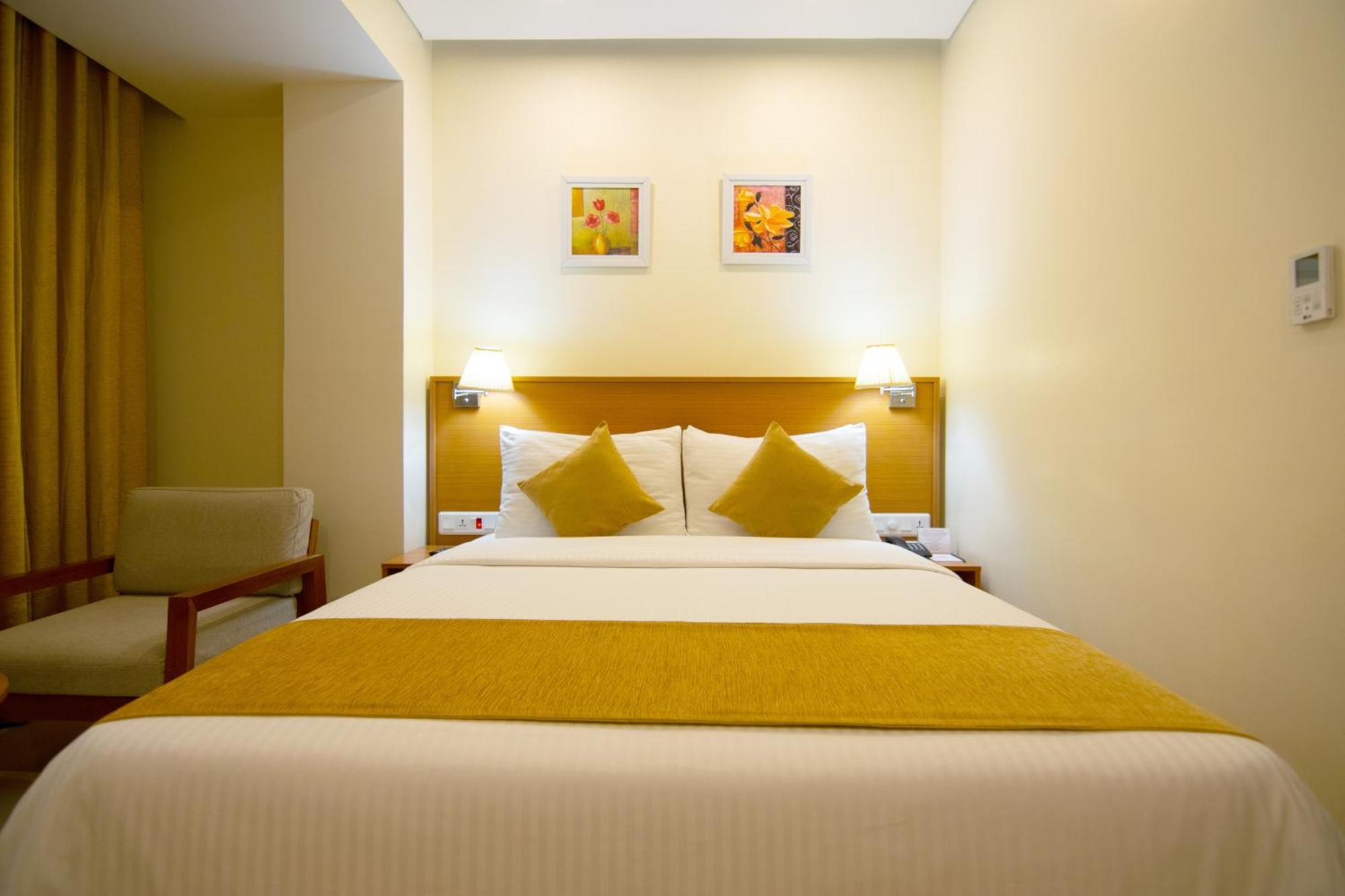 Classic Grande,A Member Of Radisson Imphal Exterior photo