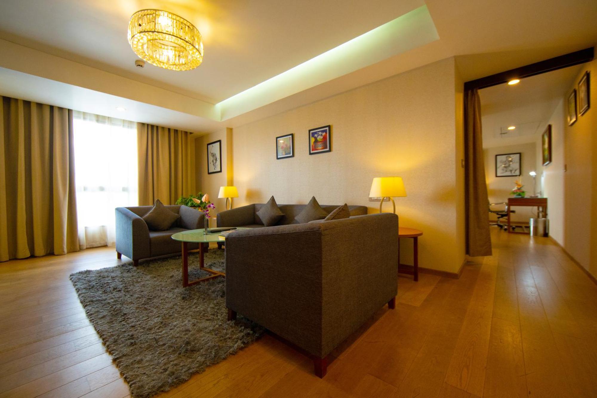 Classic Grande,A Member Of Radisson Imphal Exterior photo