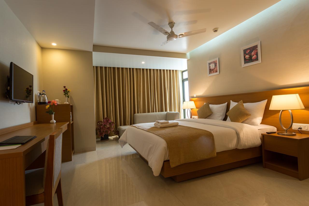 Classic Grande,A Member Of Radisson Imphal Exterior photo